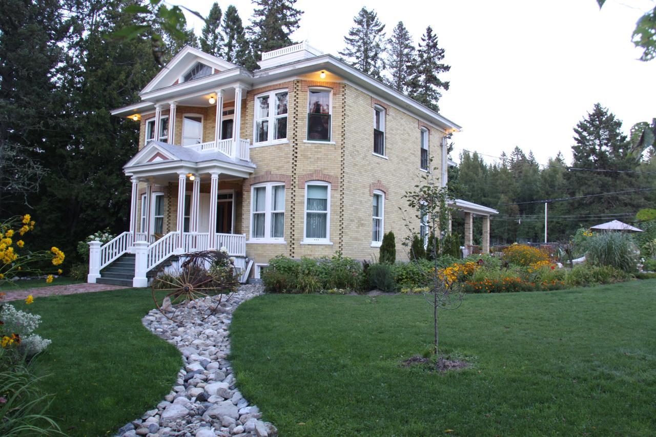 Auberge Taylor Manor Saint-Georges Exterior photo