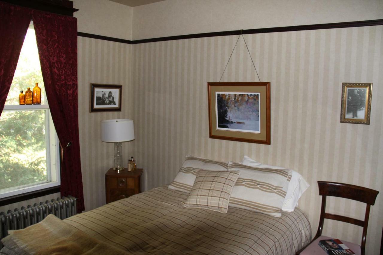 Auberge Taylor Manor Saint-Georges Exterior photo